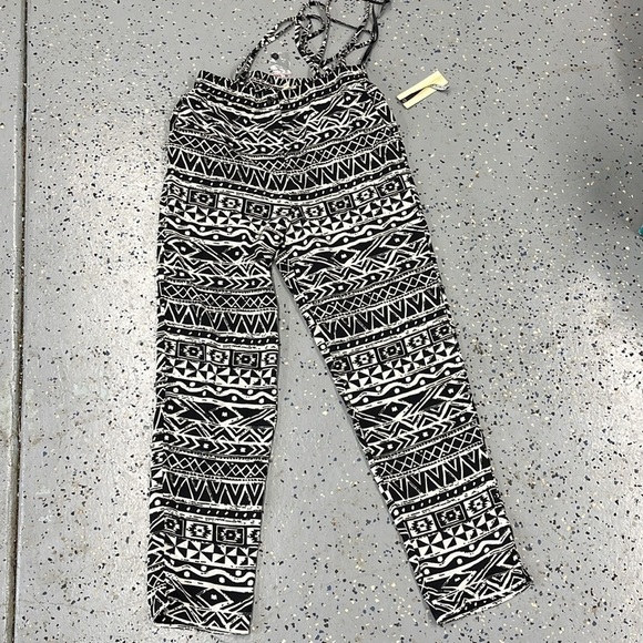 NWT Fifty Street Aztec Print Black and White Pants with Straps Large - Picture 1 of 7